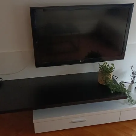 Apartment Comfortable Two Bedroom *